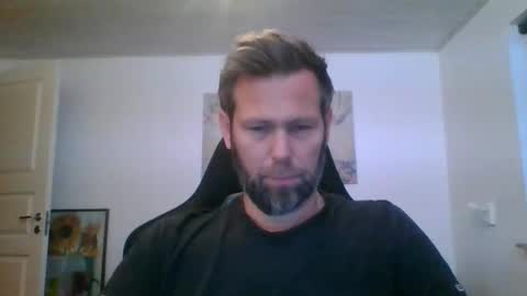 Snapshot of gotta1234 chatting on 10-27-25, 04:11 gotta1234 online show from 10-27-25, 04:11