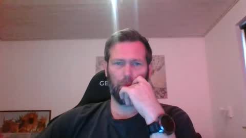 Snapshot of gottalop chatting on 11-05-25, 10:37 gottalop online show from 11-05-25, 10:37