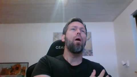 Snapshot of gottalop chatting on 11-25-25, 03:34 gottalop online show from 11-25-25, 03:34