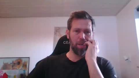 Snapshot of gottalop chatting on 11-26-25, 02:18 gottalop online show from 11-26-25, 02:18