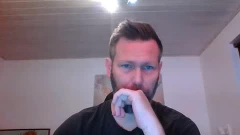 Snapshot of gottalop chatting on 12-01-25, 02:11 gottalop online show from 12-01-25, 02:11