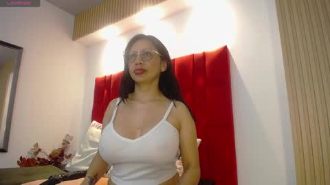 Snapshot of grace_velvet chatting on 05-09-26, 12:21 Grace online show from 05-09-26, 12:21