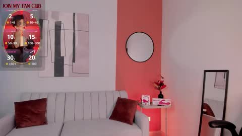 Snapshot of graceelizabeth_ chatting on 12-18-25, 08:15 Zuly online show from 12-18-25, 08:15