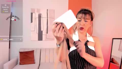 Snapshot of graceelizabeth_ chatting on 02-28-26, 08:43 Zuly online show from 02-28-26, 08:43