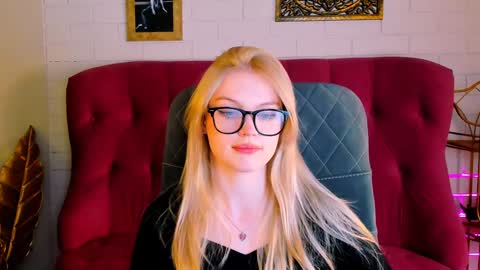 Snapshot of graceglamour chatting on 12-14-24, 12:44 Grace Glamour online show from 12-14-24, 12:44
