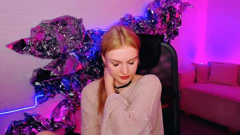 Snapshot of graceglamour chatting on 12-22-24, 08:16 Grace Glamour online show from 12-22-24, 08:16