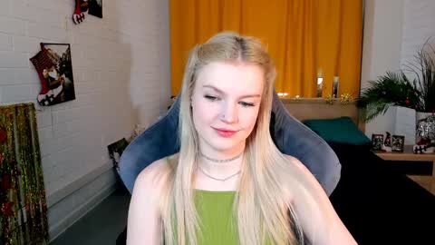 Snapshot of graceglamour chatting on 12-28-24, 05:23 Grace Glamour online show from 12-28-24, 05:23