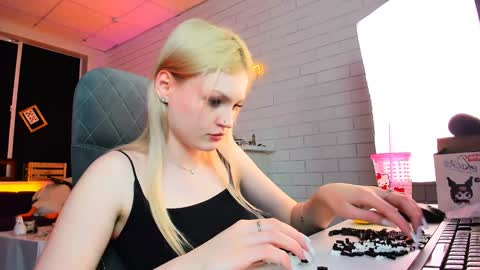Snapshot of graceglamour chatting on 01-09-25, 11:36 Grace Glamour online show from 01-09-25, 11:36