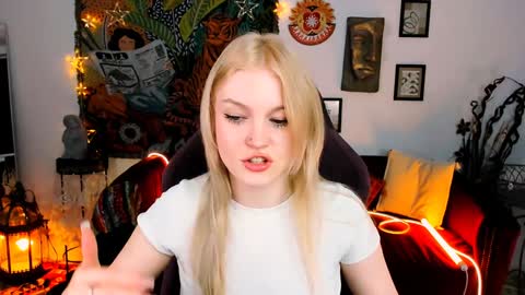 Snapshot of graceglamour chatting on 01-15-25, 08:09 Grace Glamour online show from 01-15-25, 08:09
