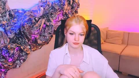 Snapshot of graceglamour chatting on 01-20-25, 08:30 Grace Glamour online show from 01-20-25, 08:30
