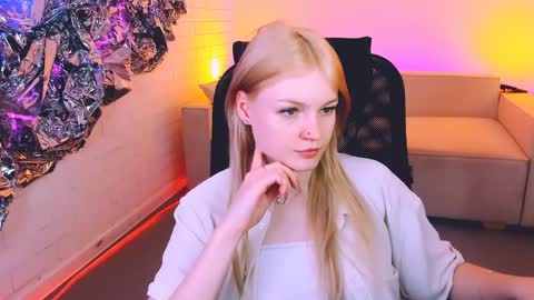 Snapshot of graceglamour chatting on 01-20-25, 11:35 Grace Glamour online show from 01-20-25, 11:35