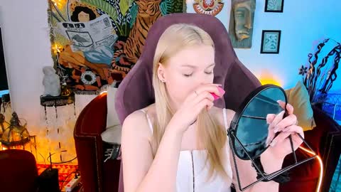 Snapshot of graceglamour chatting on 01-26-25, 05:23 Grace Glamour online show from 01-26-25, 05:23