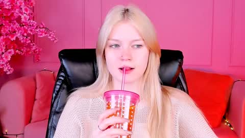 Snapshot of graceglamour chatting on 02-04-25, 05:31 Grace Glamour online show from 02-04-25, 05:31