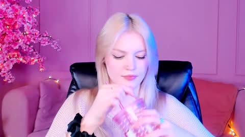 Snapshot of graceglamour chatting on 02-04-25, 08:35 Grace Glamour online show from 02-04-25, 08:35