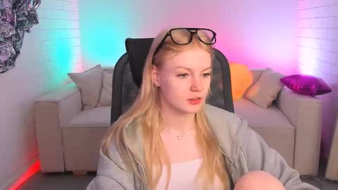 Snapshot of graceglamour chatting on 02-10-25, 05:14 Grace Glamour online show from 02-10-25, 05:14