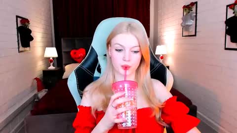 Snapshot of graceglamour chatting on 02-12-25, 05:37 Grace Glamour online show from 02-12-25, 05:37