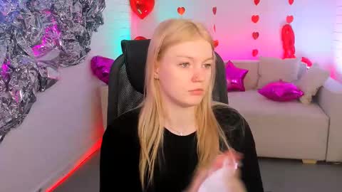 Snapshot of graceglamour chatting on 02-22-25, 05:12 Grace Glamour online show from 02-22-25, 05:12
