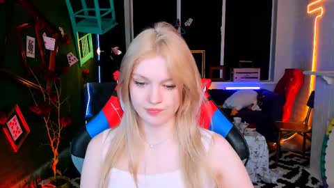 Snapshot of graceglamour chatting on 02-26-25, 11:30 Grace Glamour online show from 02-26-25, 11:30