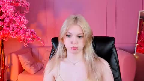 Snapshot of graceglamour chatting on 02-27-25, 09:00 Grace Glamour online show from 02-27-25, 09:00