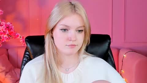Snapshot of graceglamour chatting on 02-27-25, 12:02 Grace Glamour online show from 02-27-25, 12:02