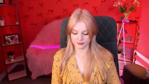 Snapshot of graceglamour chatting on 03-07-25, 05:40 Grace Glamour online show from 03-07-25, 05:40