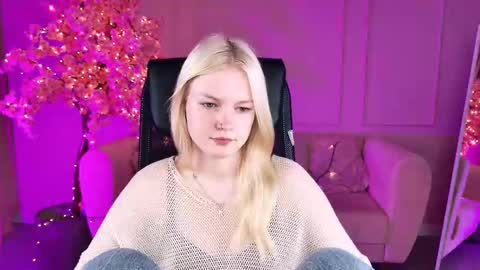 Snapshot of graceglamour chatting on 09-10-25, 05:07 Grace Glamour online show from 09-10-25, 05:07
