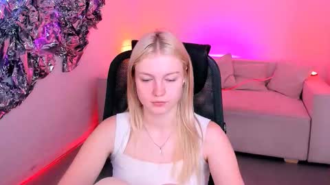 Snapshot of graceglamour chatting on 09-13-25, 05:18 Grace Glamour online show from 09-13-25, 05:18