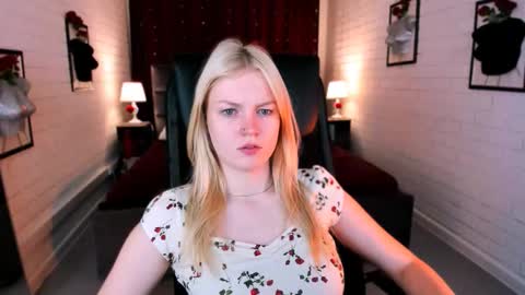 Snapshot of graceglamour chatting on 09-15-25, 05:07 Grace Glamour online show from 09-15-25, 05:07
