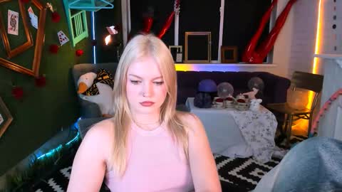 Snapshot of graceglamour chatting on 09-25-25, 05:44 Grace Glamour online show from 09-25-25, 05:44