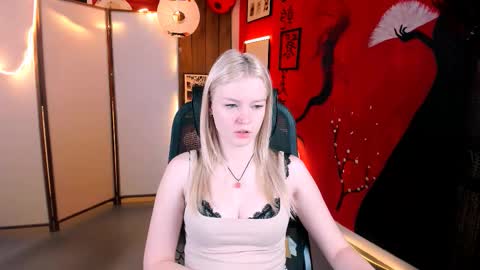 Snapshot of graceglamour chatting on 10-14-25, 05:08 Grace Glamour online show from 10-14-25, 05:08