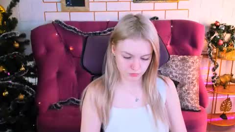 Snapshot of graceglamour chatting on 12-22-25, 09:06 Grace Glamour online show from 12-22-25, 09:06