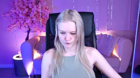 Snapshot of graceglamour chatting on 02-09-26, 05:11 Grace Glamour online show from 02-09-26, 05:11