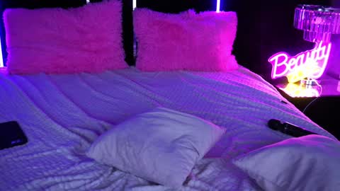 Snapshot of gracehotdavies chatting on 02-03-25, 03:20 Grace online show from 02-03-25, 03:20