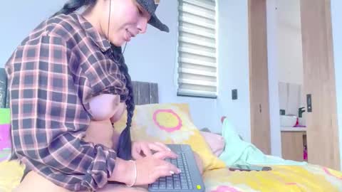 GRECIADOMM555 online show from 10-28-25, 04:42