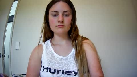 Snapshot of gracieexplicitt chatting on 01-16-26, 06:17 Gracie online show from 01-16-26, 06:17