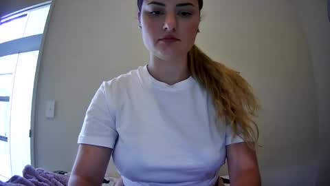 Snapshot of gracieexplicitt chatting on 01-17-26, 01:54 Gracie online show from 01-17-26, 01:54