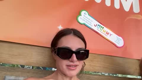 Gracie Smith online show from 04-22-26, 05:58