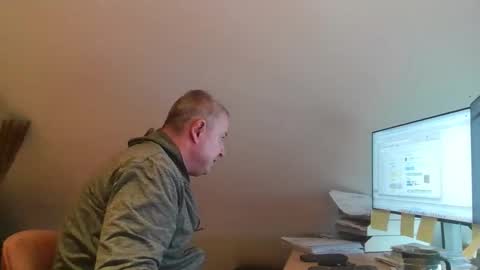 Snapshot of grau197077 chatting on 02-12-26, 10:32 grau197077 online show from 02-12-26, 10:32