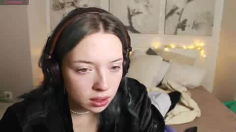 Snapshot of graylovescookies chatting on 02-23-25, 03:29 graylovescookies online show from 02-23-25, 03:29