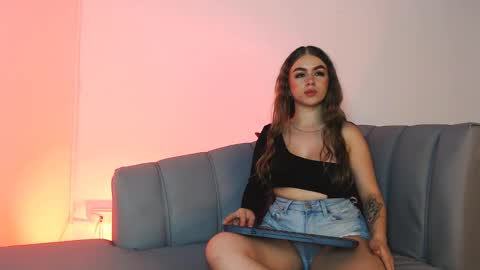 Snapshot of grecia_rouse chatting on 02-03-25, 01:30  GRECIA  online show from 02-03-25, 01:30