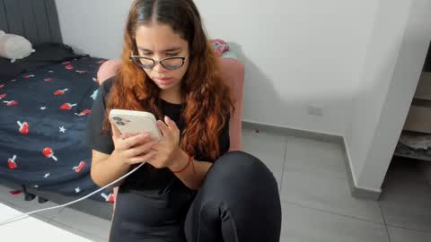 Snapshot of greciaruiz chatting on 10-27-25, 11:31 GreciaRuiz online show from 10-27-25, 11:31