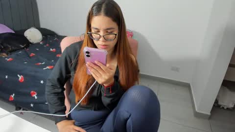 Snapshot of greciaruiz chatting on 11-10-25, 02:43 GreciaRuiz online show from 11-10-25, 02:43