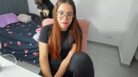 Snapshot of greciaruiz chatting on 11-15-25, 01:36 GreciaRuiz online show from 11-15-25, 01:36