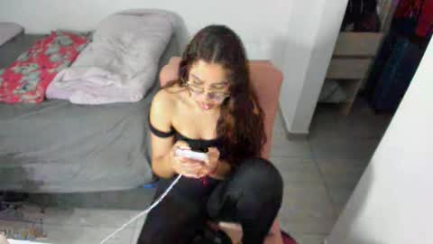 GreciaRuiz online show from 05-19-26, 01:22