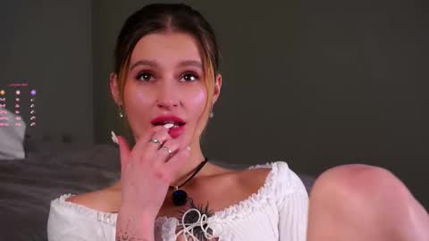 Kelly online show from 01-10-26, 01:35