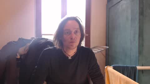 Snapshot of greenmoon88888 chatting on 12-18-25, 12:44 Greenmoon online show from 12-18-25, 12:44