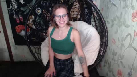 Snapshot of greenwitch9 chatting on 09-14-25, 11:53 Lina online show from 09-14-25, 11:53