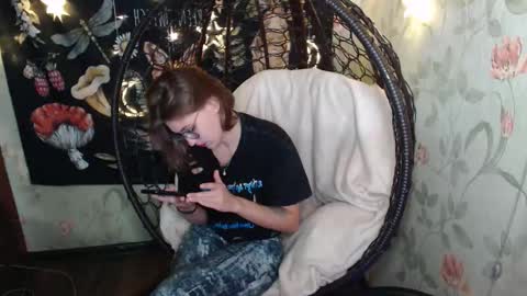 Snapshot of greenwitch9 chatting on 09-23-25, 11:24 Lina online show from 09-23-25, 11:24