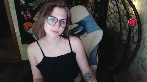 Lina online show from 05-20-26, 09:37