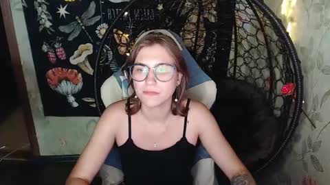 Snapshot of greenwitch9 chatting on 07-27-26, 11:39 Lina online show from 07-27-26, 11:39